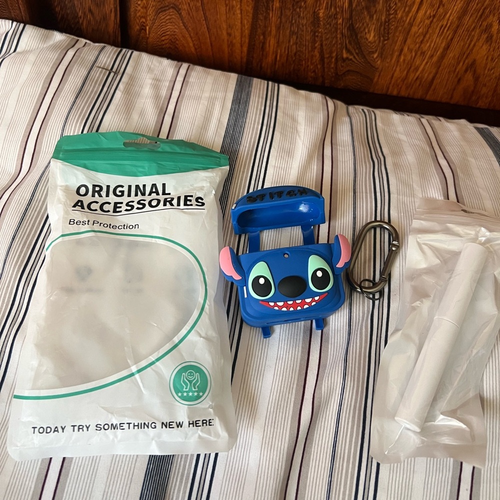 Stitch Apple AirPod Case & Carabiner Accessories Set, new in package